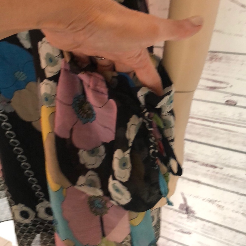 Yessica pocketed tube halter floral dress - Picture 2 of 5